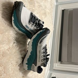 new balance fresh foam x v3 trail running shoes women size 9 men size 7.5